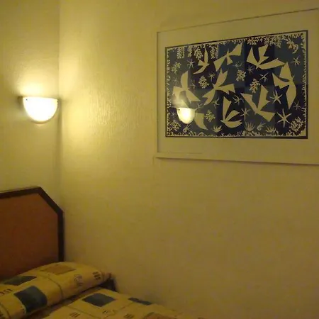 Отель Little Palace 2*